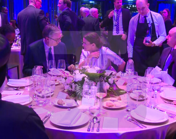 Vučić u Budimpešti na večeri sa predsjednicima