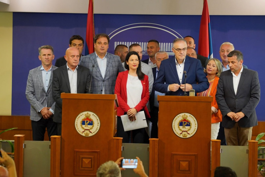 Najbolje bi bilo da nemamo ni Šmita ni Dodika