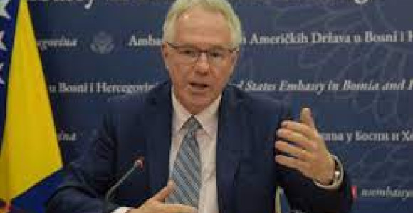 Dodik ne radi za ljude u Srpskoj, koristi ih kao štit