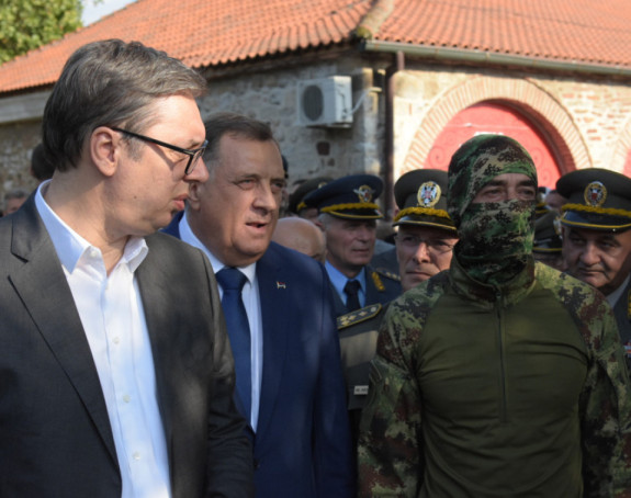 Vučić sa Dodikom obilazi naoružanje Vojske Srbije