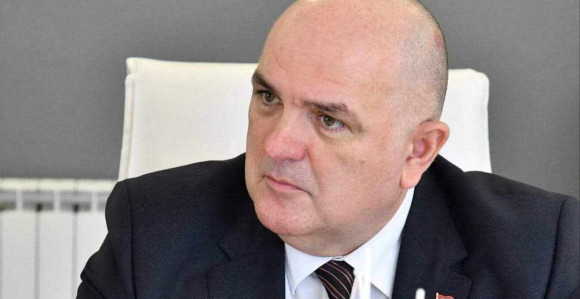 Dodikov savjetnik potegao pištolj na Momčila Mandića