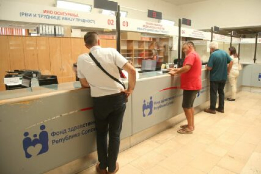 Građani u BiH naučeni da čekaju u redovima