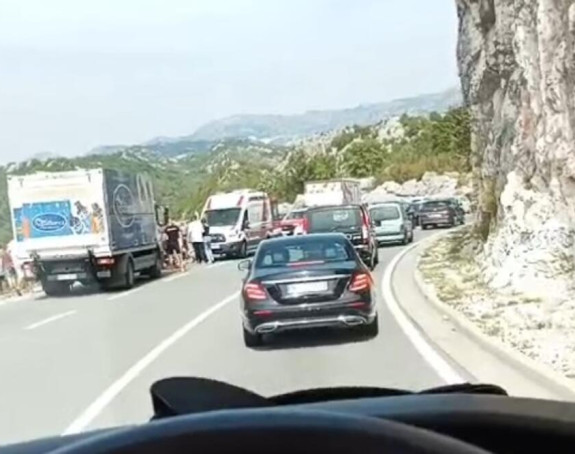 Autobus sletio u provaliju na putu Cetinje - Budva