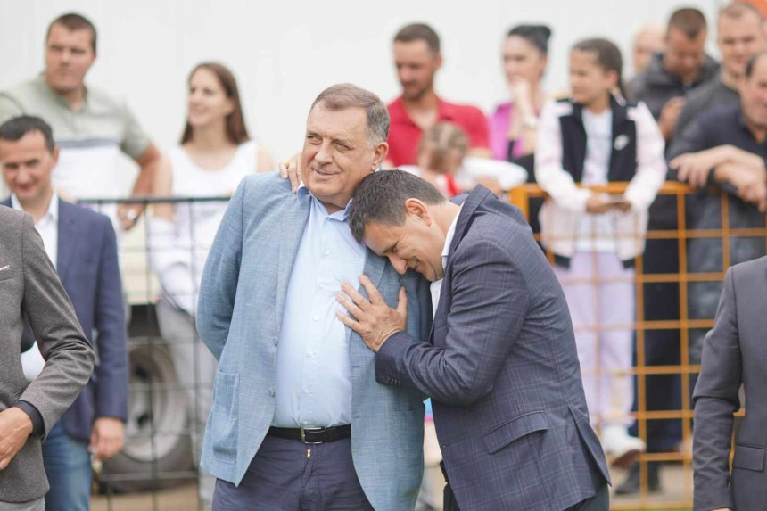 Đajić: "Sve koji se nisu učlanili u SNSD odmah smijeniti jer su zauzeli mjesta članovima naše partije"