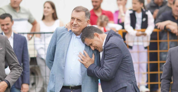 Ђајић: "Све који се нису учланили у СНСД одмах смијенити јер су заузели мјеста члановима наше партије"