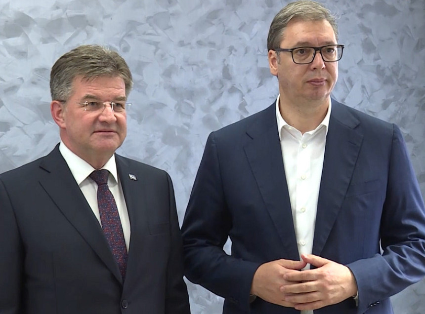 Vučić ponovo upoznao Lajčaka o stanju na Kosmetu