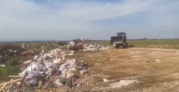 Divlja deponija na prostoru bivšeg "Farmlanda"