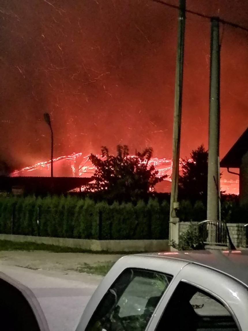Autobus na putu u BiH potpuno izgorio