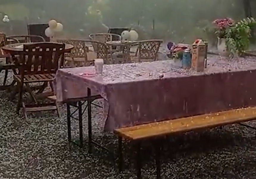 Nevrijeme stiglo u Srbiju: Jak grad na Fruškoj Gori