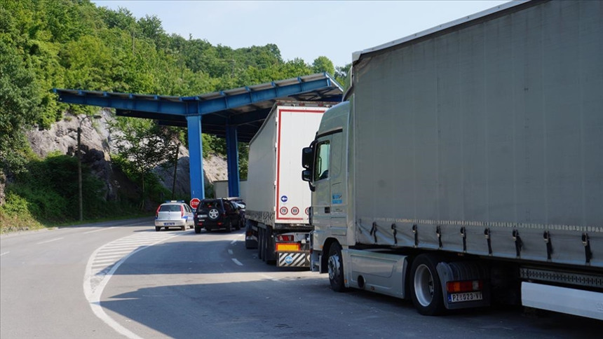 Hodočasnici sprovedeni do prelaza Jarinje