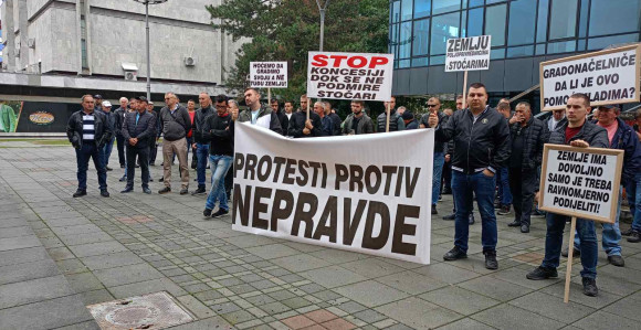 Poljoprivrednici: Rasporedite pravedno zemlju!