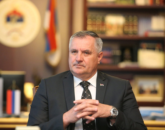 Višković se pohvalio: Zadužujemo se po propisu?!