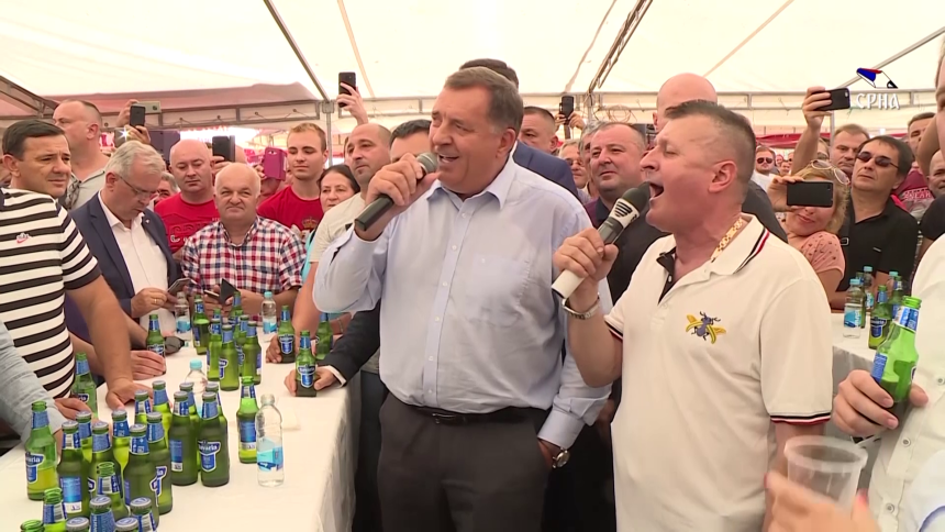 Ćutanje građana dalo zamah vlasti da galame, prijete