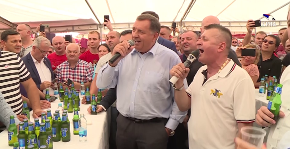 Ćutanje građana dalo zamah vlasti da galame, prijete