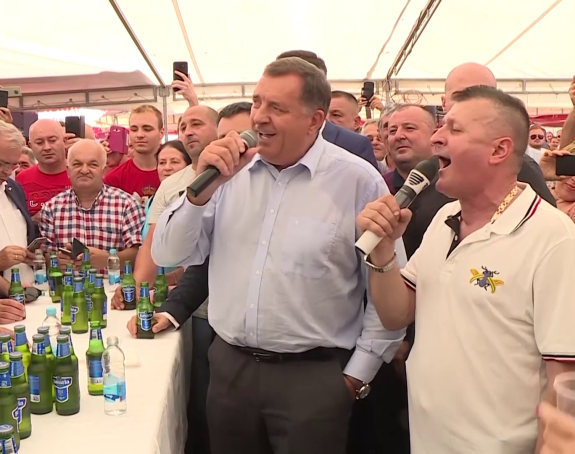 Ćutanje građana dalo zamah vlasti da galame, prijete