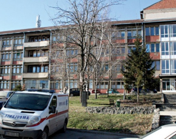Kosovska policija nasilno upala u KBC, vrše pretres
