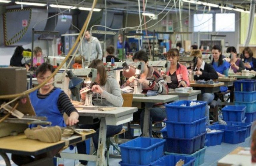 Pala potražnja, borba tekstilaca za opstanak