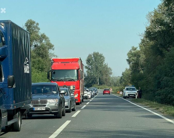 Велике гужве на четири гранична прелаза у БиХ