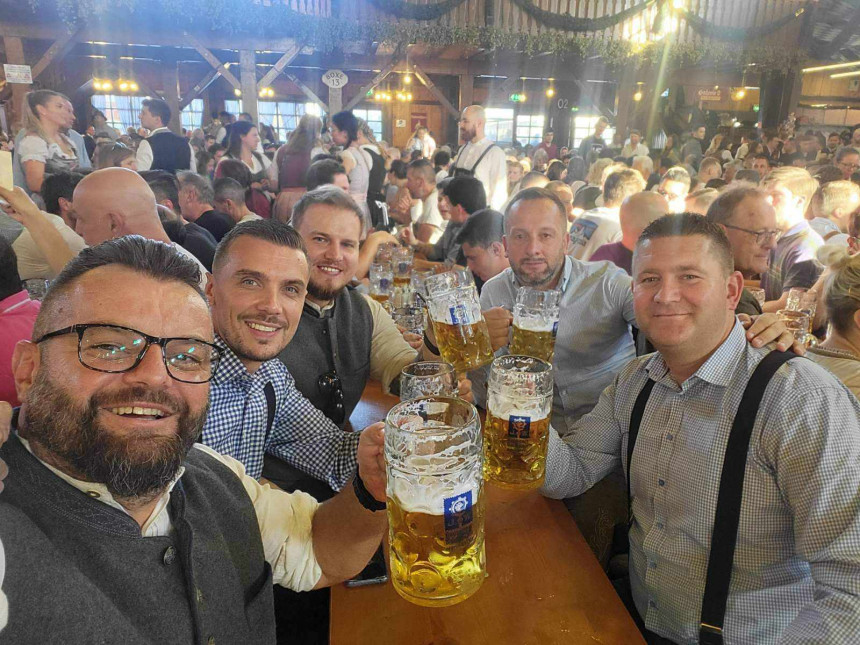 Nikad skuplje: Posjetioci iz BiH uživaju na Oktoberfestu