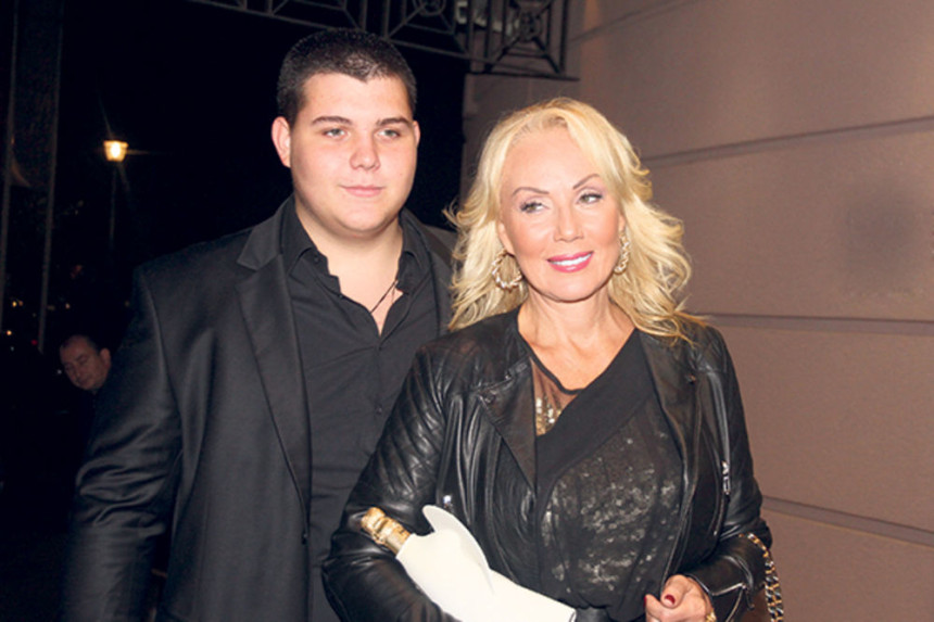 Imao je 163  kg, Brena je često plakala zbog toga, a sad je postao frajer!