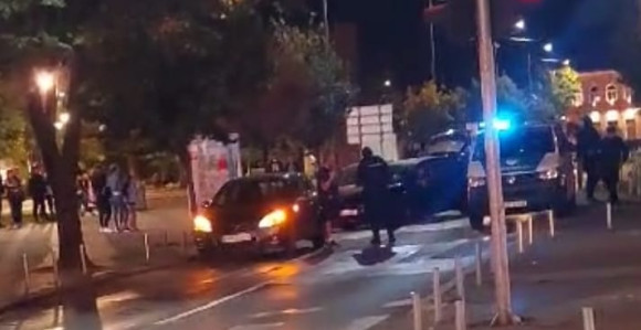 Ispred Tužilaštva u Bijeljini udes sa vozilom koje prevozi osumnjičene za ubistvo