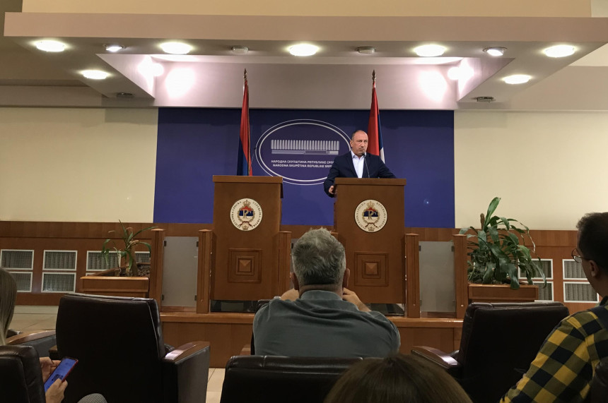 Crnadak traži zabranu duplih funkcija u Srpskoj
