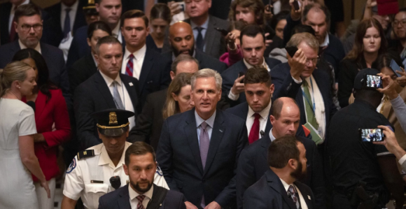 Smjena Mekartija gura Ameriku u nezapamćeni haos