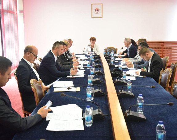 Стоп за бахатост и раскошност у Народној скупштини