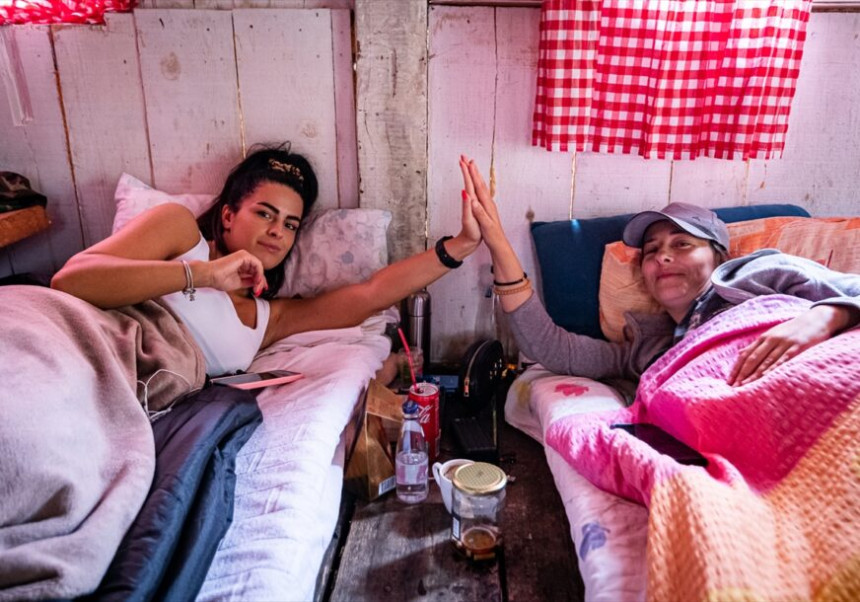 Posle 50 dana završeno takmičenje u izležavanju mlada Crnogorka najlenja!