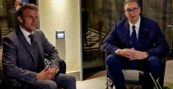 Vučić razgovarao sa Makronom u Granadi