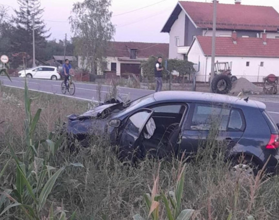 Troje povrijeđeno u sudaru traktora i automobila