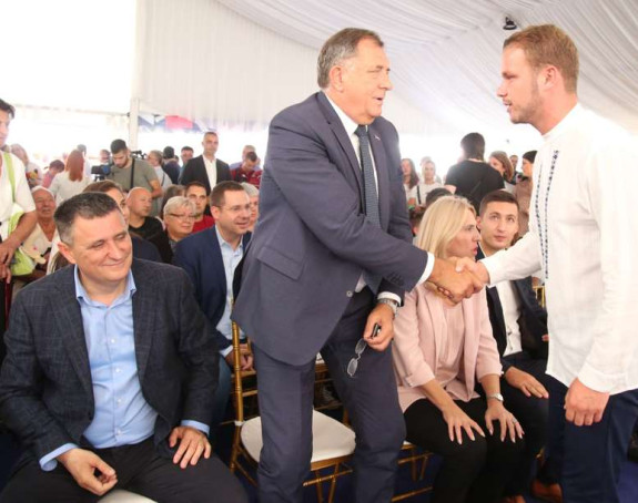 Ruka ruku mije: Stanivuković bliži Dodiku od Đajića?!