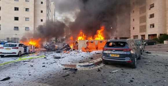 Izrael izvodi udare na Pojas Gaze, mobilizacija rezervista, sukobi u toku (VIDEO)