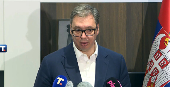 Вучић осудио нападе на Израел