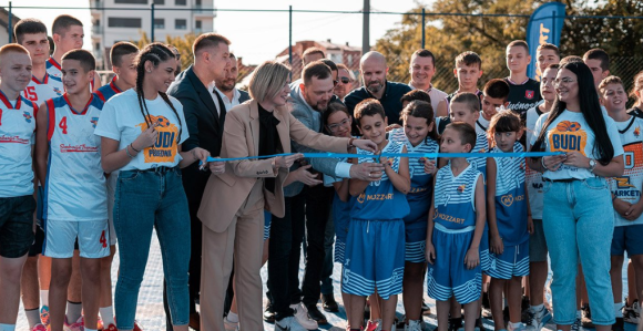 Nova oaza za igru pod obručima - Mozzart svečano otvorio teren u Bijeljini