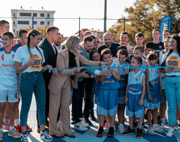 Нова оаза за игру под обручима - Моззарт свечано отворио терен у Бијељини