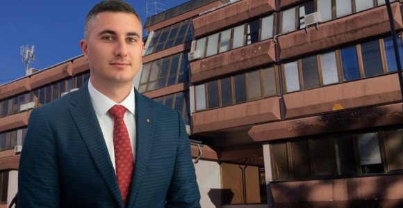 Još jedan poslanik SNSD-a priželjkuje funkciju direktora