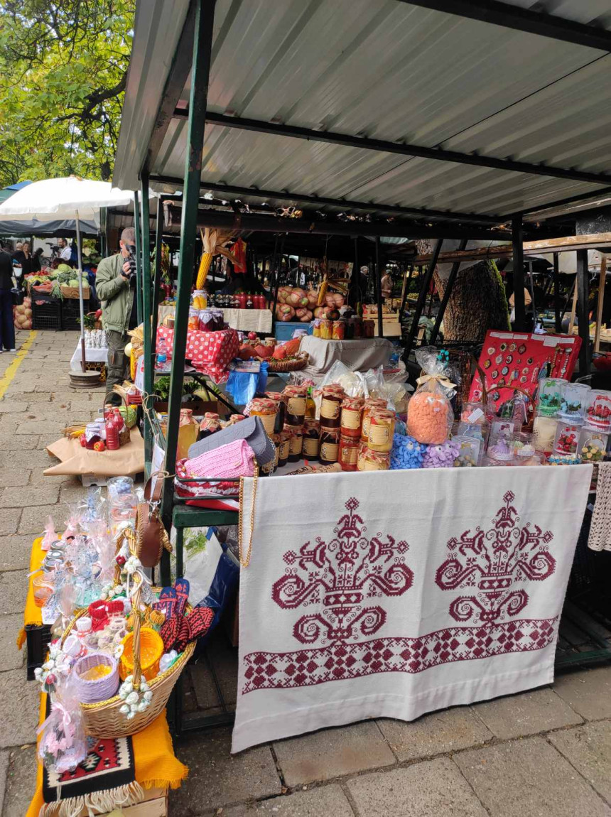 U Bijeljini otvoren 5. Karavan zimnice i bazar rukotvorina