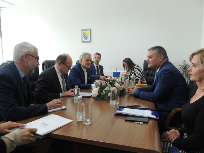 Шмит и Сатлер дали подршку министру правде БиХ