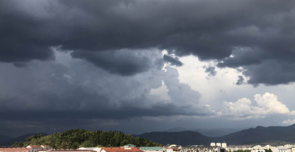 Danas pretežno oblačno i toplo vrijeme u Srpskoj