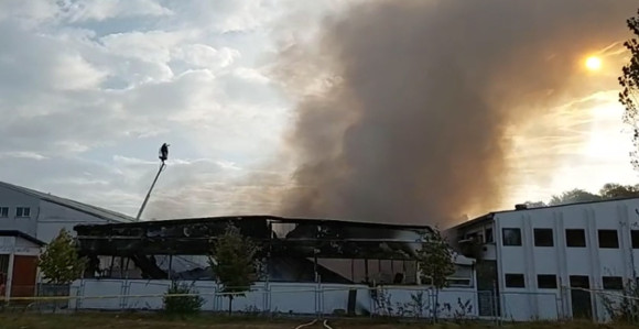 U požaru u Gradačcu ima povrijeđenih, prekinuta nastava