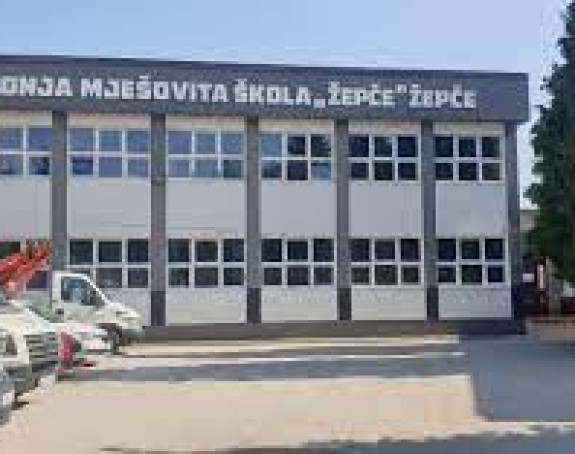 Učenik profesorki prijetio pištoljem u školi u Žepču