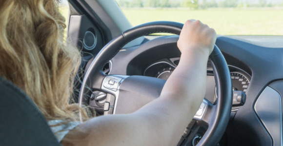 Neobična poruka na automobilu jedne žene