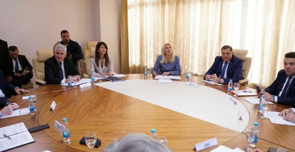 Dodikov pristanak, popuštanje Čoviću i novo gaženje zaključaka NSRS