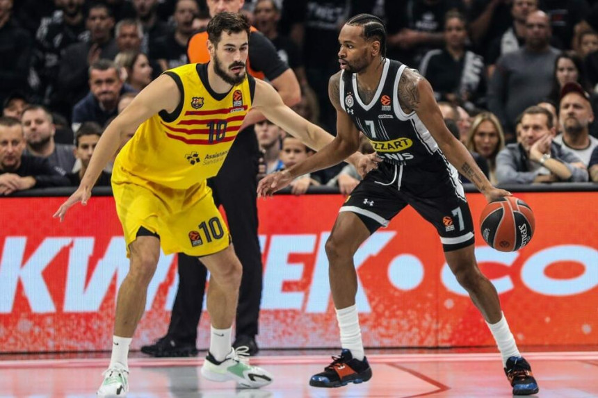 Partizan ponovo poražen u prepunoj Areni od Barselone