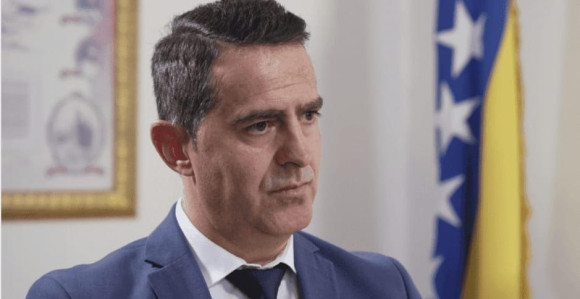 Više ne valja ni Kajganić, udarili i na njega režimski mediji