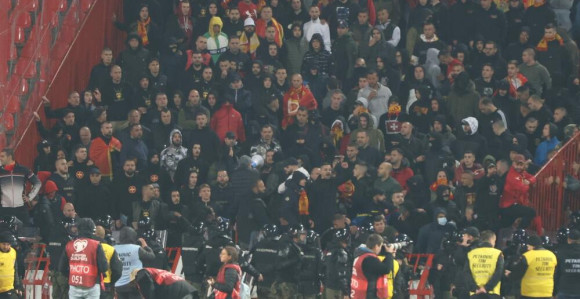 Haos na Marakani: Navijači Crne Gore čupali stolice