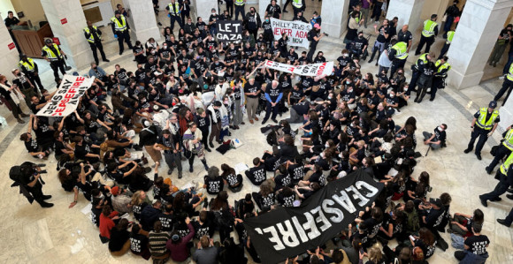 Demonstranti upali u Kapitol: "Zaustavite genocid u Gazi"