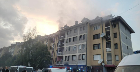 Hospitalizovano 6 osoba nakon požara u stambenoj zgradi