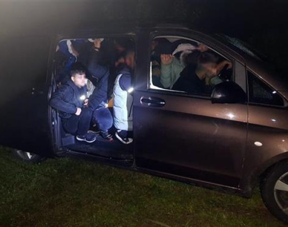 U mercedesu prevozili 22 turskih državljana
